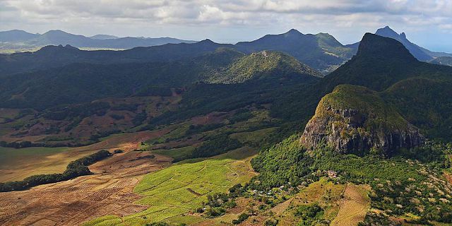Mauritius mountain peaks helicopter tour (11)